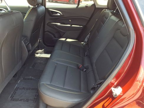 Used 2024 Chevrolet Trax ACTIV w/ Sunroof Package FWD image 24
