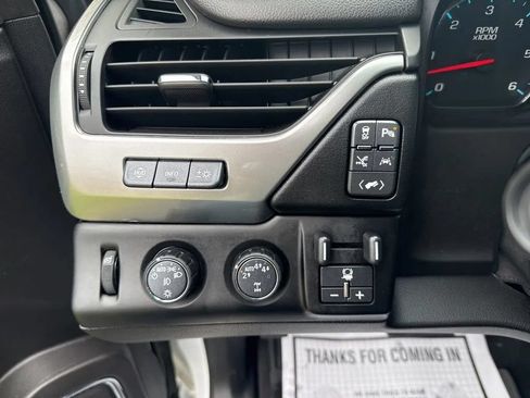 Used 2019 Chevrolet Tahoe Premier AWD/4WD image 17