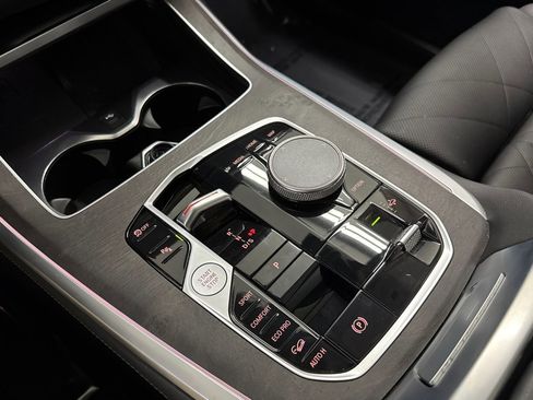 Used 2023 BMW X7 xDrive40i w/ Premium Package image 19