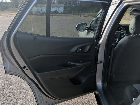 Certified 2025 Chevrolet Trax LT w/ LT Convenience Package image 12