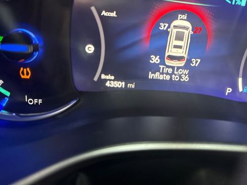 Used 2021 Chrysler Pacifica Touring-L image 22