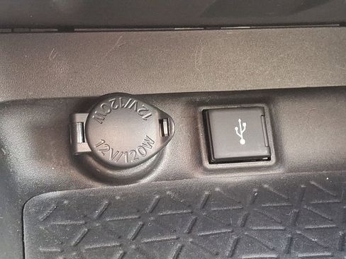 Used 2021 Toyota RAV4 XLE Premium image 25