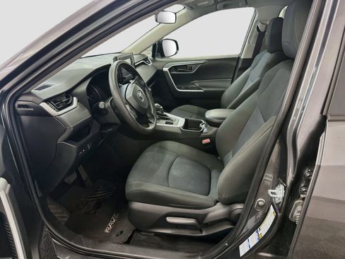 Used 2022 Toyota RAV4 LE w/ Carpet Mat Package (TMS) AWD/4WD image 13