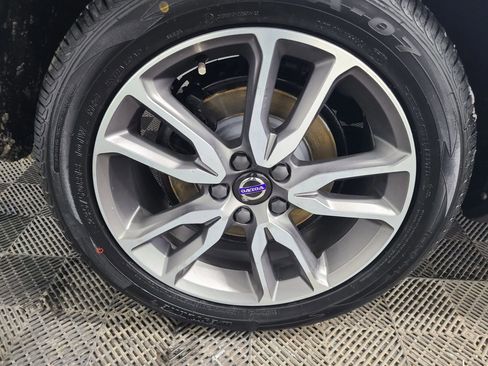 Used 2016 Volvo V60 T5 Cross Country Platinum w/ Climate Package image 16