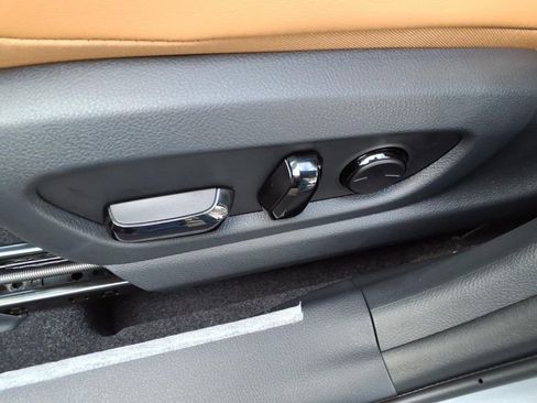 New 2025 Lexus UX 300h FWD image 11