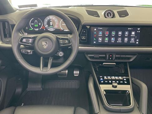 New 2025 Porsche Cayenne Turbo image 27