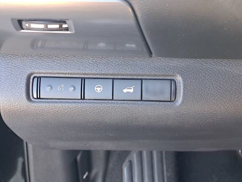 Certified 2023 Nissan Pathfinder SL w/ Black Appearance Package image 30