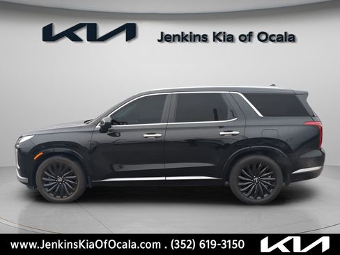 Used 2023 Hyundai Palisade Calligraphy image 9
