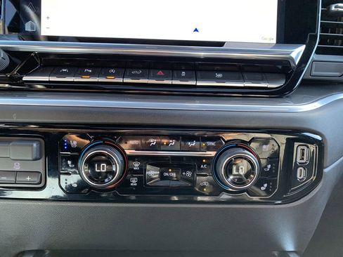 Used 2024 Chevrolet Silverado 1500 High Country w/ High Country Premium Package image 17