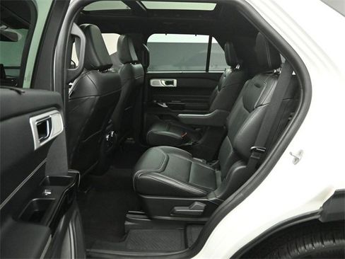 Certified 2022 Ford Explorer ST w/ ST Street Pack image 22