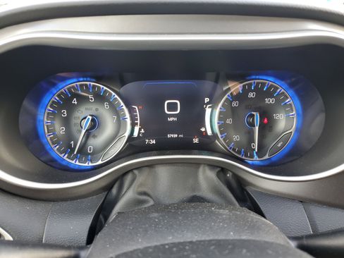 Used 2023 Chrysler Pacifica Touring-L image 26