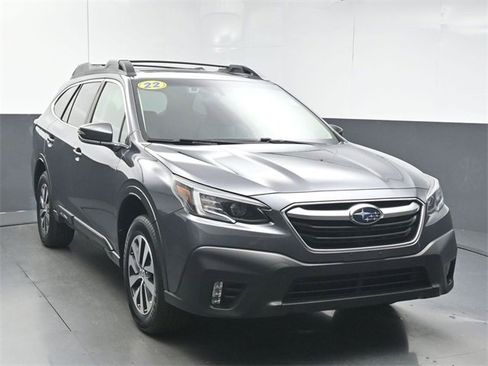 Used 2022 Subaru Outback Premium image 2