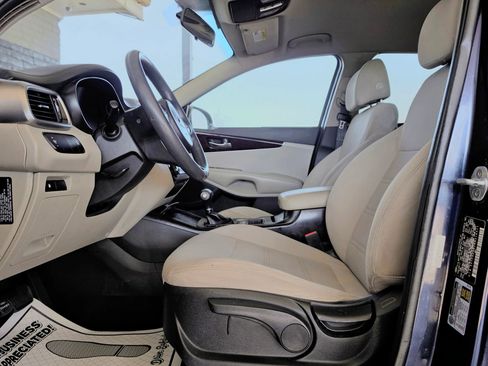 Used 2017 Kia Sorento LX image 31