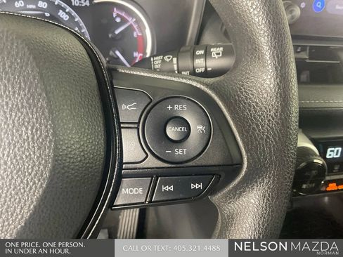 Used 2025 Toyota RAV4 XLE FWD image 45