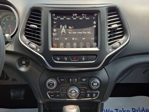 Used 2023 Jeep Cherokee Altitude Lux AWD/4WD image 33