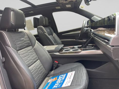 Certified 2025 Cadillac Escalade Sport Platinum AWD/4WD image 11
