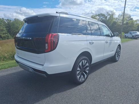 New 2025 Ford Expedition Platinum w/ Driver's Package image 3