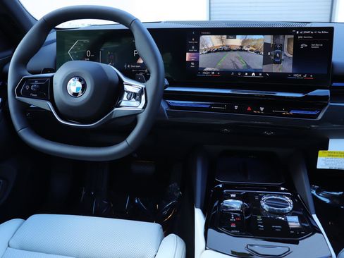 Used 2025 BMW 530i w/ Executive Package image 30