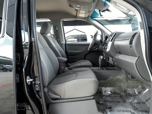 Used 2018 Nissan Frontier SV RWD image 31