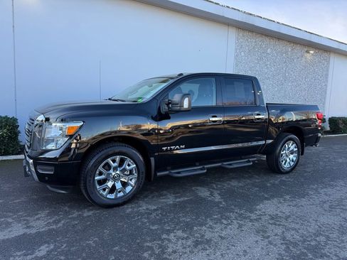 Certified 2021 Nissan Titan SV w/ SV Convenience Package image 2