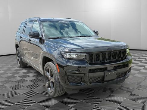 Used 2022 Jeep Grand Cherokee L Laredo AWD/4WD image 3