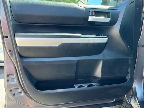 Used 2017 Toyota Tundra SR5 w/ SR5 Upgrade Package AWD/4WD image 10