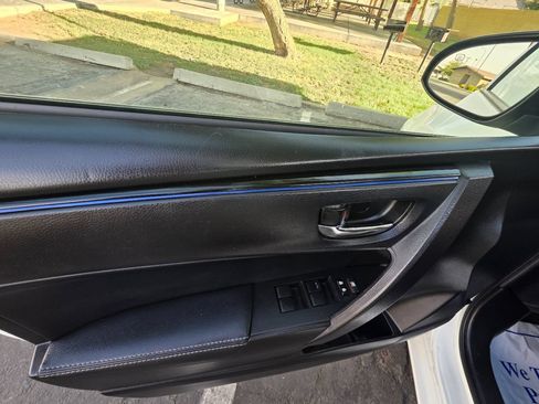 Used 2018 Toyota Corolla SE FWD image 13