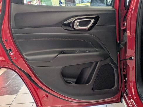 Used 2023 Jeep Compass Limited image 25