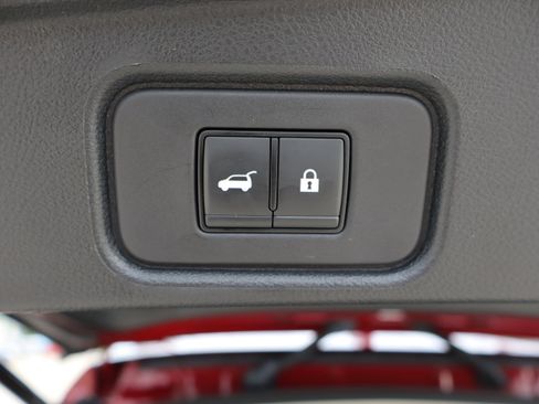 Used 2023 Nissan Pathfinder SL AWD/4WD image 30