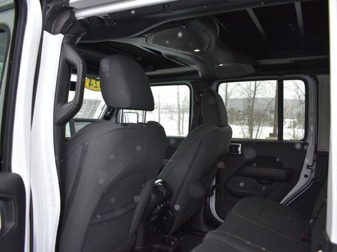 Certified 2024 Jeep Wrangler Sahara w/ Technology Group image 27