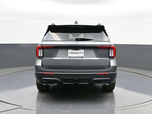 New 2026 Ford Explorer ST-Line w/ ST-Line Street Pack image 8