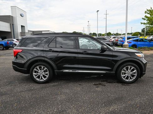 Used 2020 Ford Explorer XLT w/ Equipment Group 202A AWD/4WD image 3