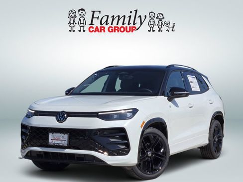 New 2026 Volkswagen Tiguan SE R-Line FWD image 1