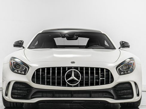 Used 2018 Mercedes-Benz AMG GT R image 4