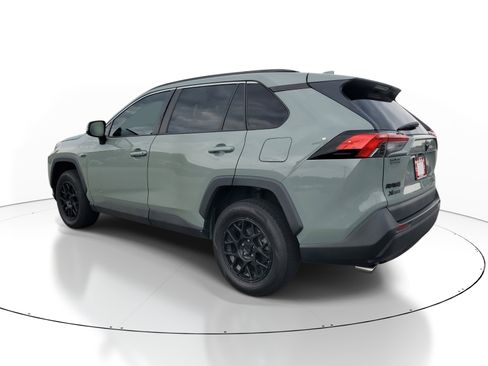 Used 2019 Toyota RAV4 XLE FWD image 4