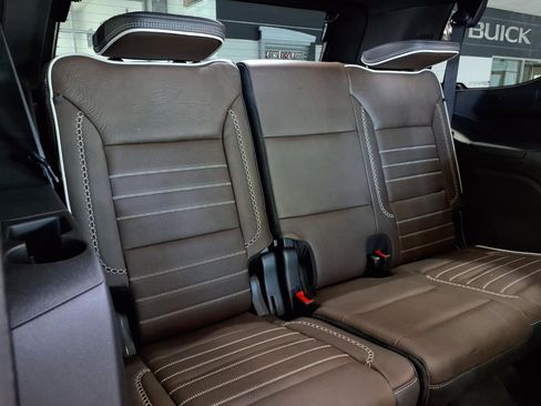 Used 2026 GMC Yukon Denali Ultimate AWD/4WD image 11