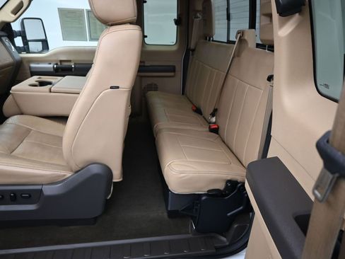 Used 2013 Ford F250 Lariat w/ Chrome Pkg image 19