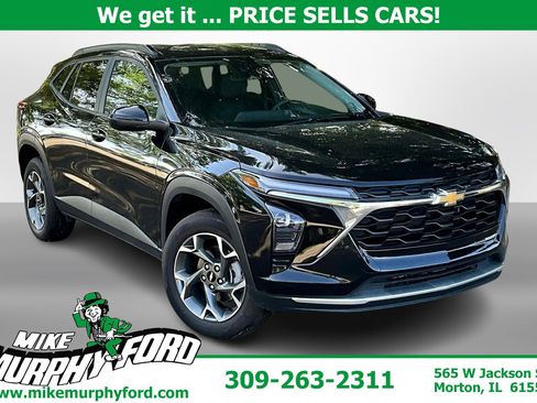 Used 2024 Chevrolet Trax LT image 1