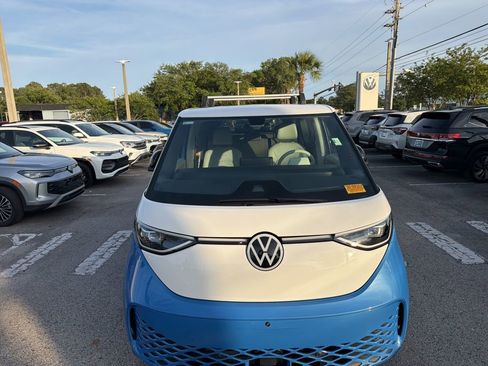 Used 2025 Volkswagen ID. Buzz 1st Edition image 27