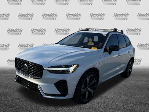 Certified 2024 Volvo XC60 T8 Ultimate w/ Climate Package image 45