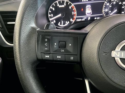 Used 2023 Nissan Rogue S AWD/4WD image 15