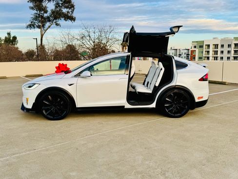 Used 2020 Tesla Model X Long Range image 4