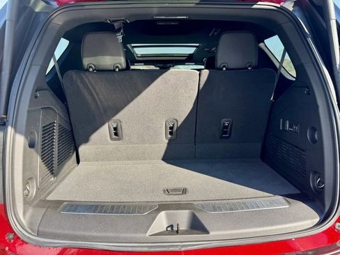 Used 2024 Chevrolet Tahoe Z71 w/ Luxury Package image 17