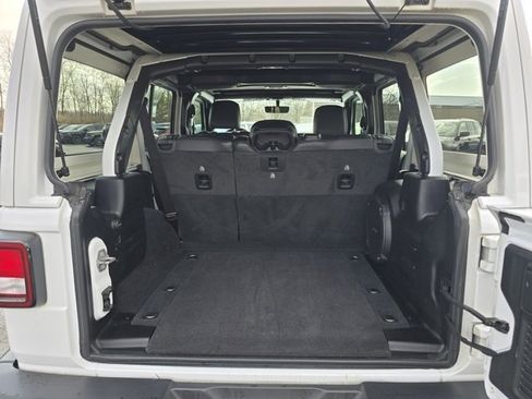 Used 2023 Jeep Wrangler Altitude image 35
