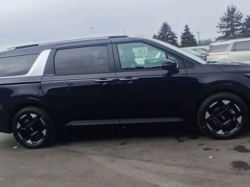 New 2026 Kia Carnival EX image 4