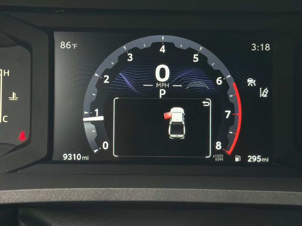 Used 2025 Toyota Tacoma SR5 AWD/4WD image 28