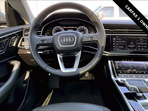 Used 2025 Audi Q8 Premium image 8