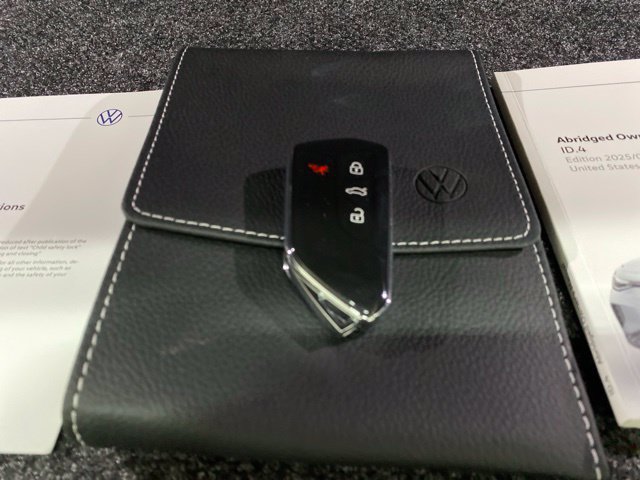 Used 2025 Volkswagen ID.4 Pro RWD image 99