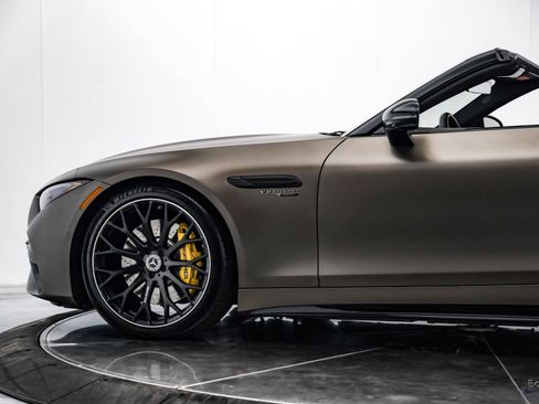 Used 2022 Mercedes-Benz SL 55 AMG 4MATIC image 11