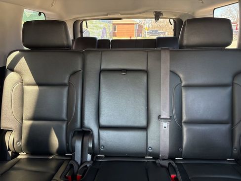 Used 2017 GMC Yukon SLT image 18